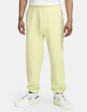 Nike Solo Swoosh